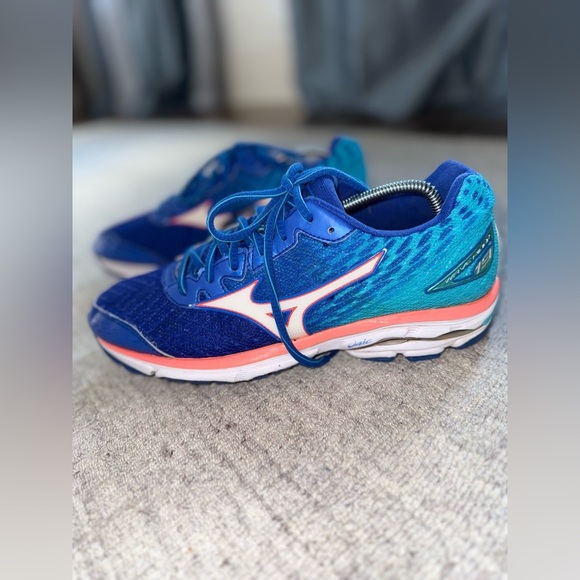 Mizuno Wave Rider 19 Women's Orange & Blue Running Shoe Size  9.8 - Picture 2 of 6